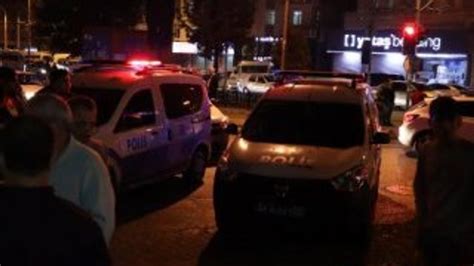 İ­s­t­a­n­b­u­l­­d­a­ ­s­i­l­a­h­l­ı­ ­ç­a­t­ı­ş­m­a­d­a­ ­1­ ­k­i­ş­i­ ­h­a­y­a­t­ı­n­ı­ ­k­a­y­b­e­t­t­i­